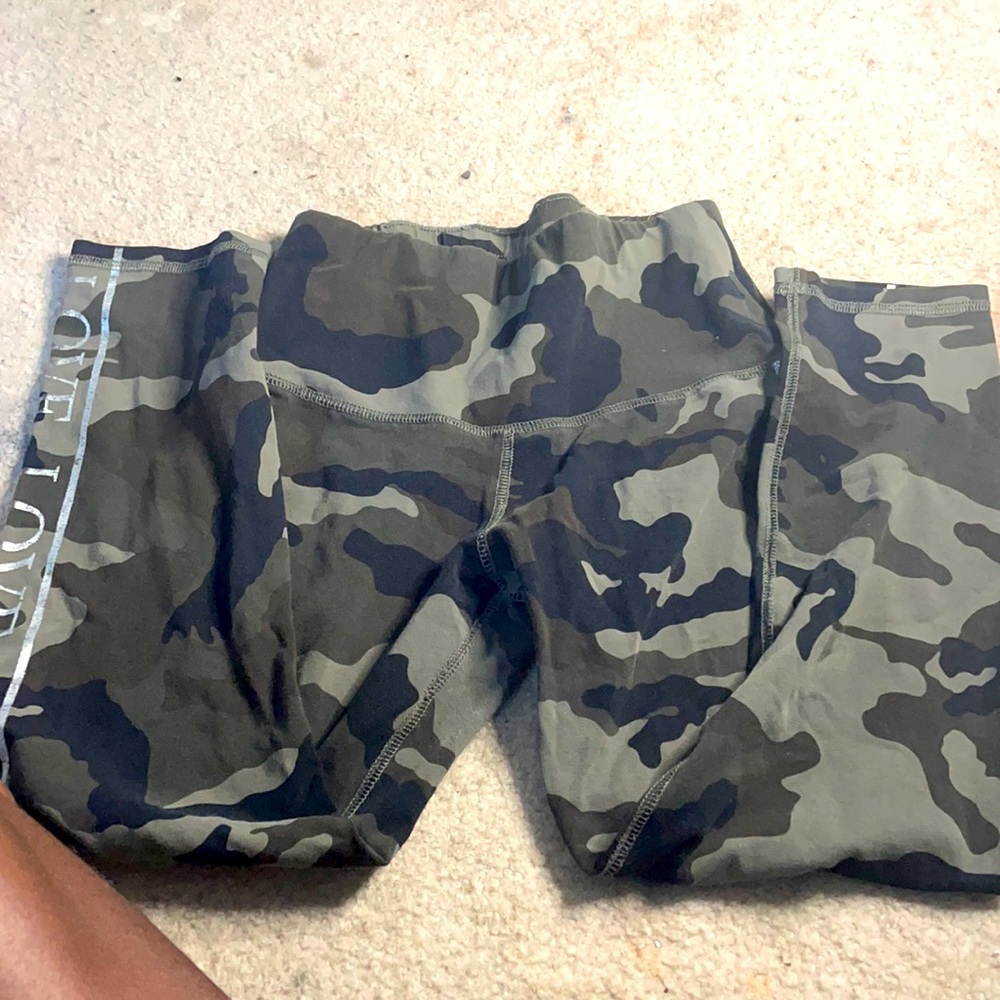 Camouflage Capri leggings